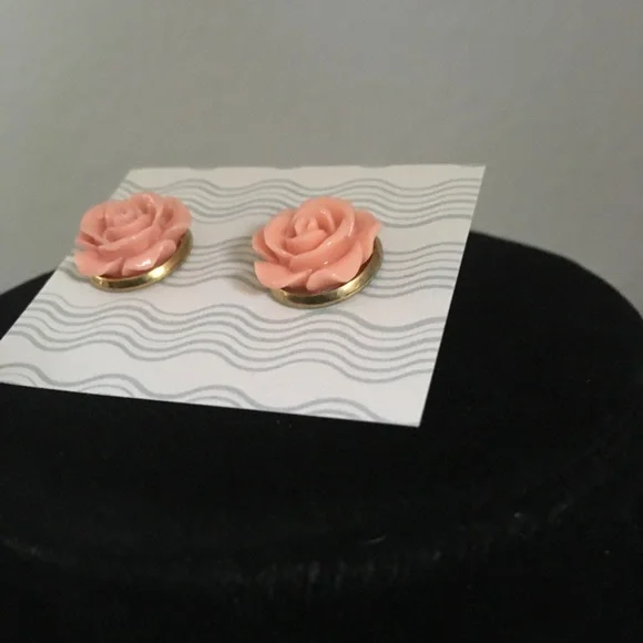 Vintage 1928 Brand Rose Enamel and Porcelain Necklace plus Earrings - Picture 17 of 17